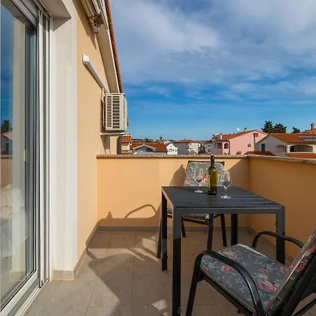 Cozy Studio-apartment Nur 550 Meter Zum Sandstrand