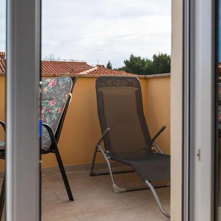Cozy Studio-apartment Nur 550 Meter Zum Sandstrand Medulin