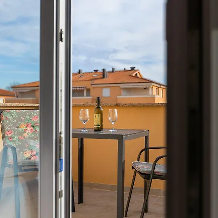Cozy Studio-apartment Nur 550 Meter Zum Sandstrand * Medulin